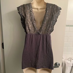 Forget 21 Large vneck top